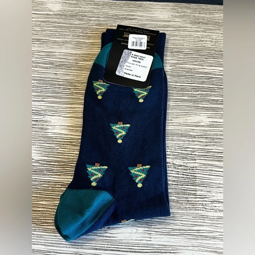 🆕 Men's Festive Navy Socks with Christmas Tree Design